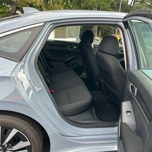 Used 2023  Honda EX image 5