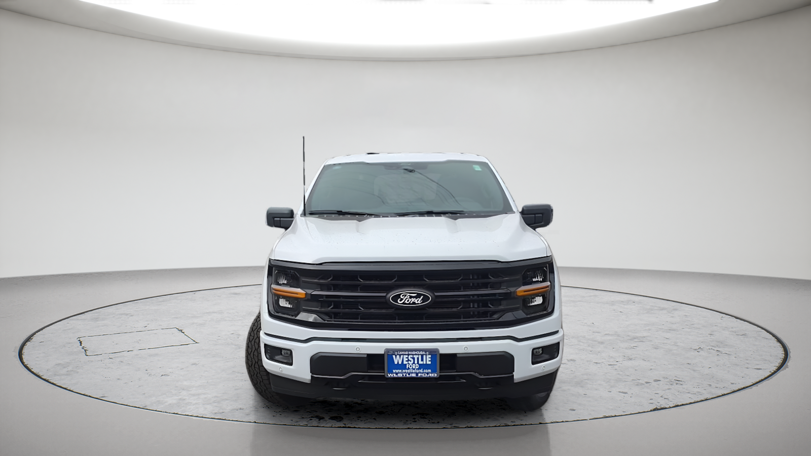 New 2026 Oxford White Ford XLT image 2