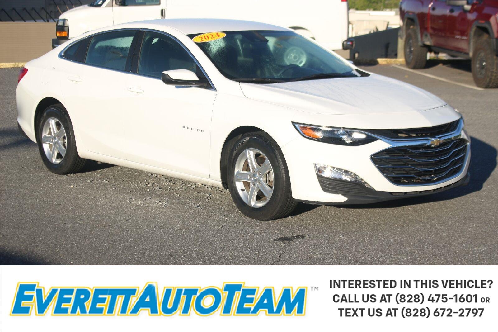 Used 2024 Summit White Chevrolet 1LT image 1
