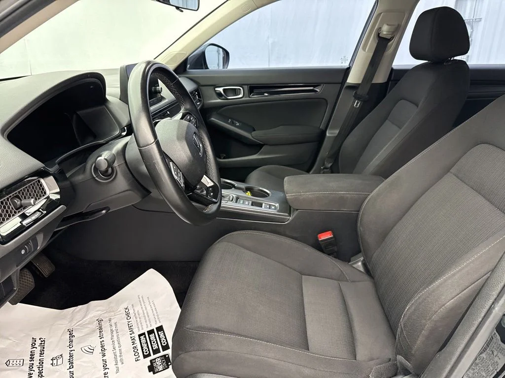 Used 2024  Honda EX image 16