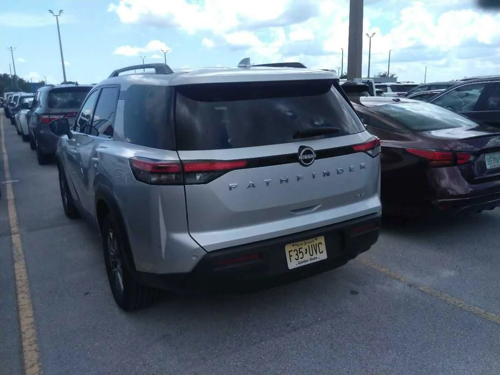 Used 2024 Silver Nissan SV image 3