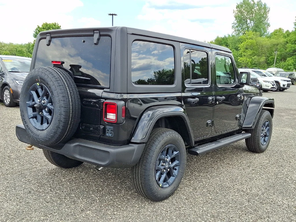 New 2026 Black Clear-Coat Exterior Paint Jeep 85th Anniversary image 8