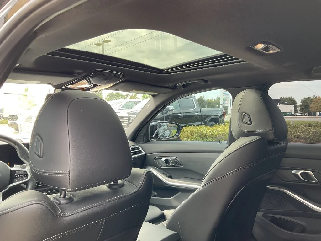 Used 2025 Black BMW 330i image 24
