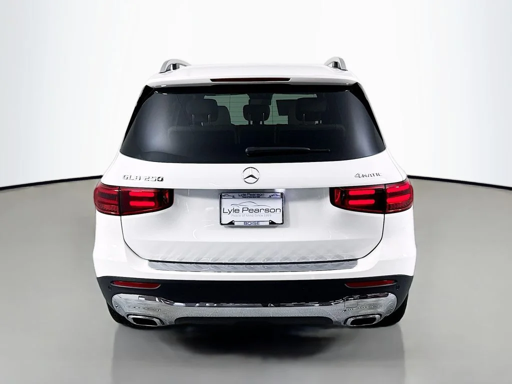 2025 Mercedes-Benz GLB Base - Photo 10