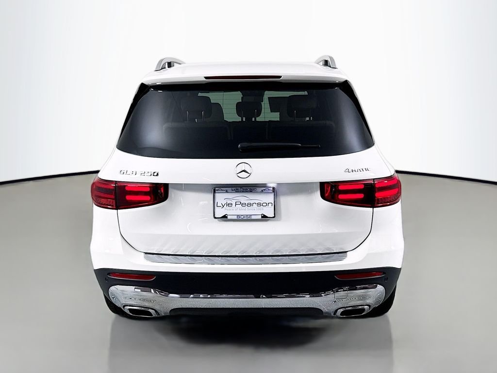 Used 2025 White Mercedes-Benz GLB 250 image 10