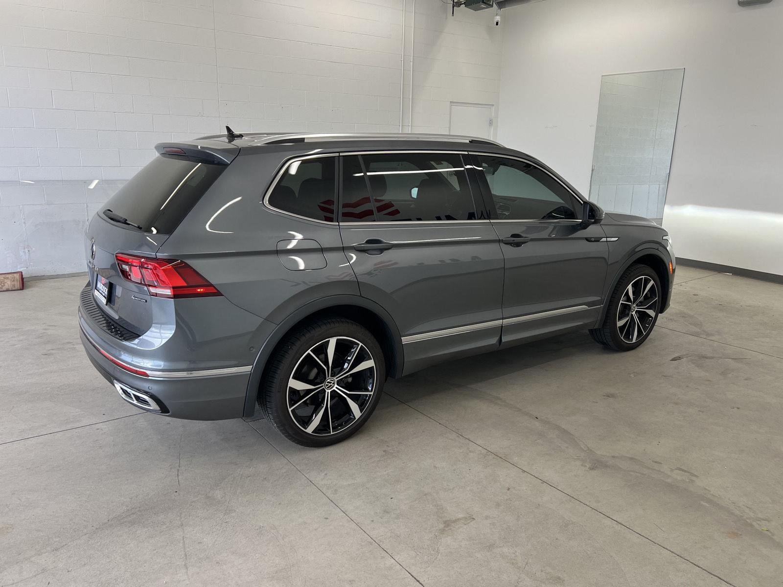 2024 Volkswagen Tiguan SEL R-LINE - Photo 11