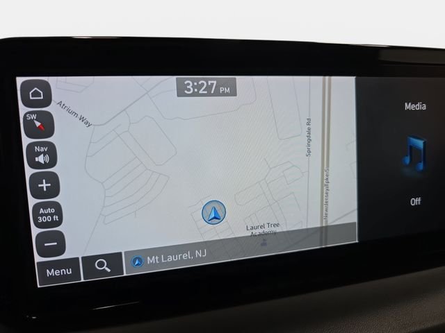 Used 2022 Silver Hyundai Limited image 22