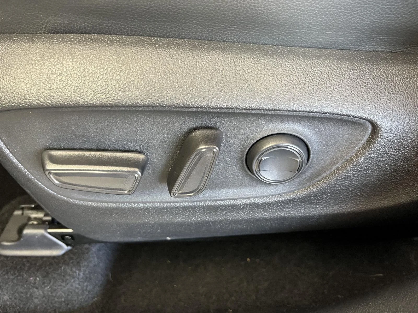 Used 2024 Wind Chill Pearl Toyota XSE image 12