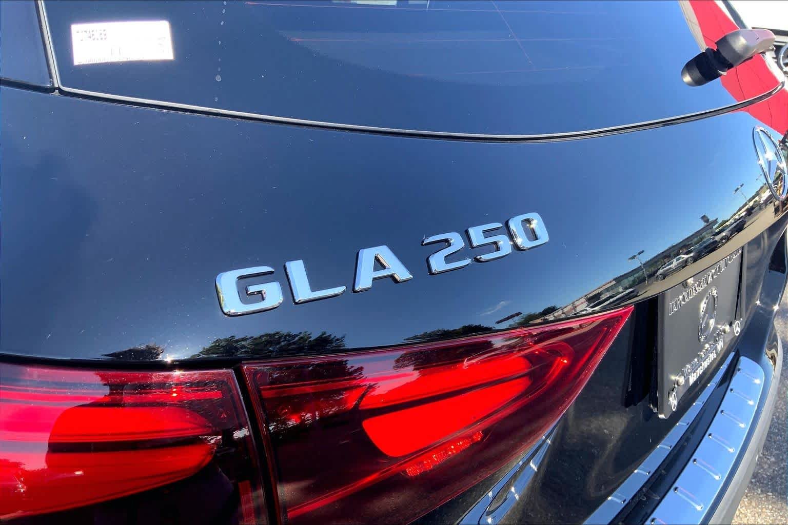 New 2026 Night Black Mercedes-Benz GLA 250 image 31