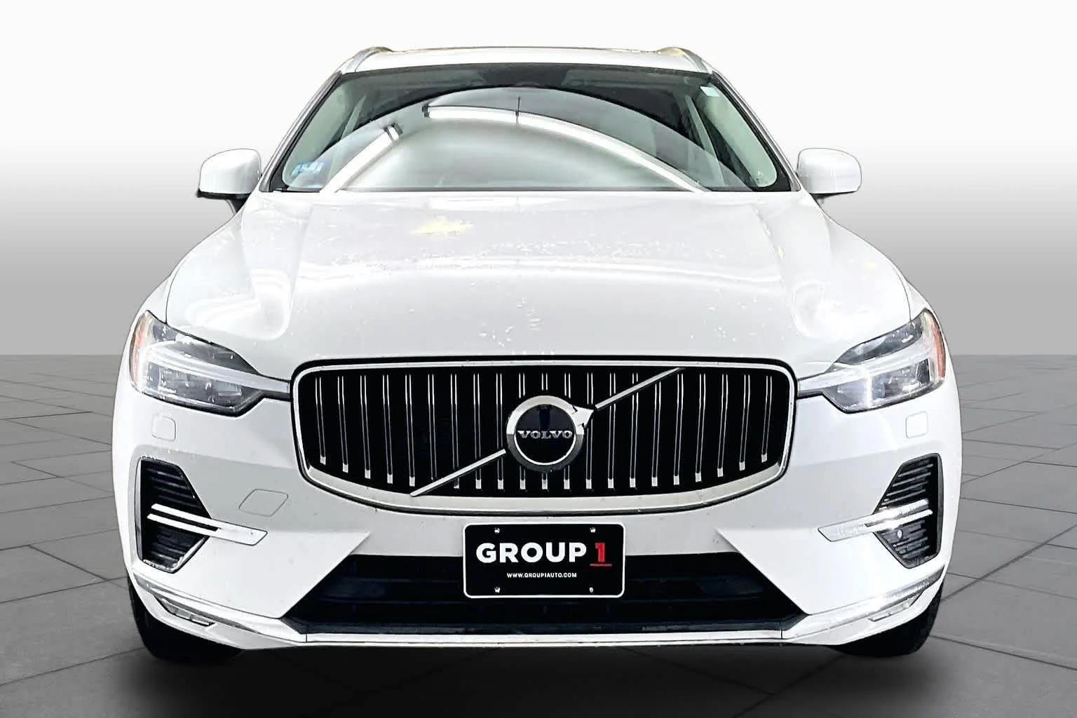 Used 2022 Crystal White Metallic Volvo Inscription image 4