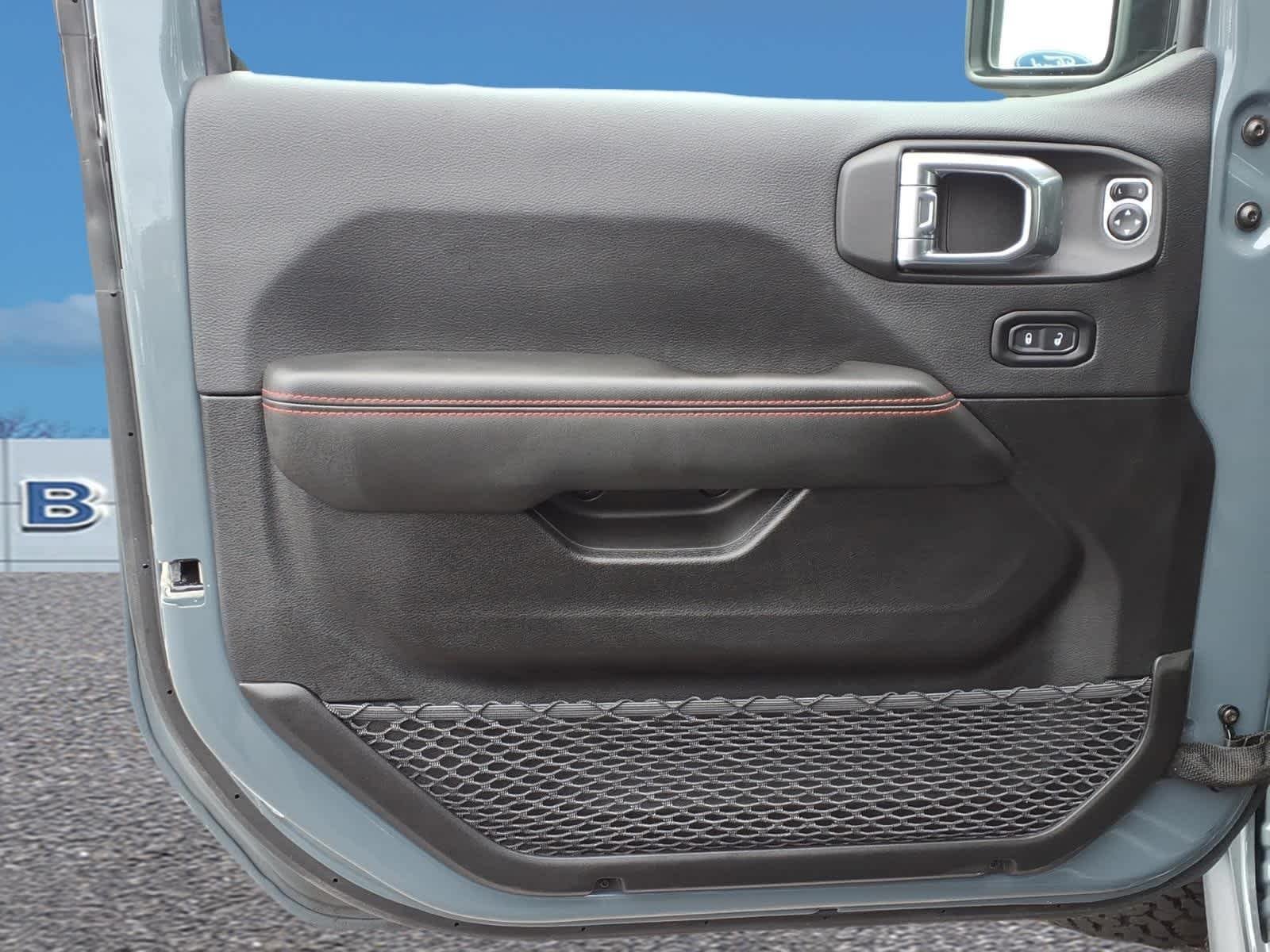 Used 2025 Anvil Clearcoat Jeep Rubicon X image 12