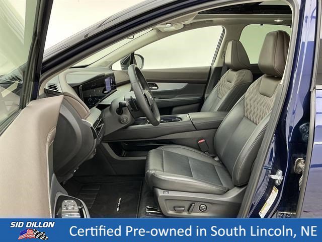 Used 2025 Deep Ocean Blue Pearl/Super Black Nissan Platinum image 17