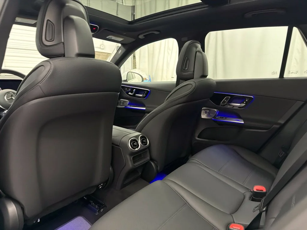 New 2027 White Mercedes-Benz GLC 300 image 21