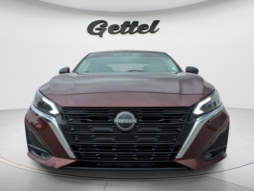 Used 2024  Nissan 2.5 SV image 2