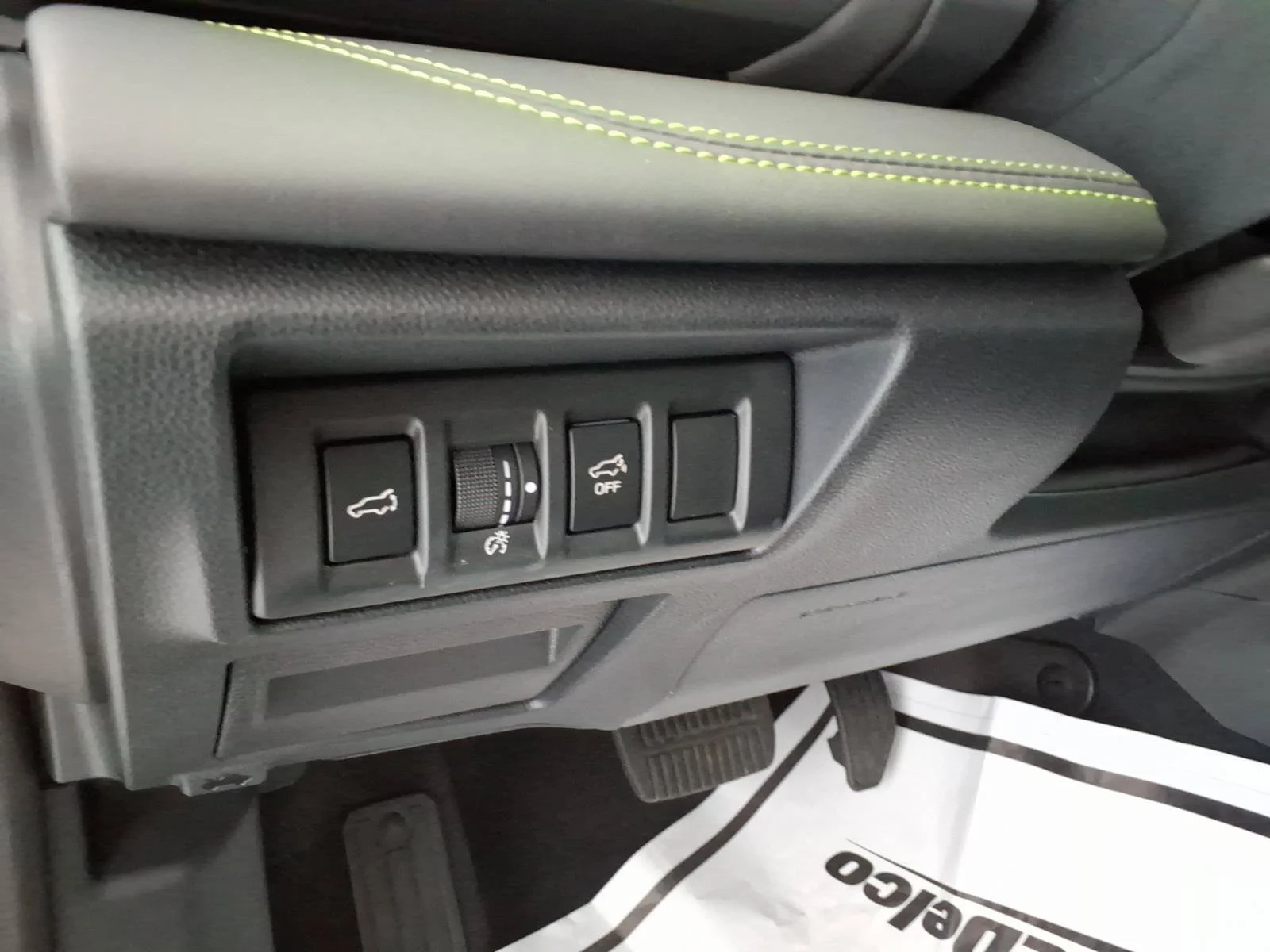 Certified Used 2025 Crystal White Pearl Subaru Onyx Edition image 24