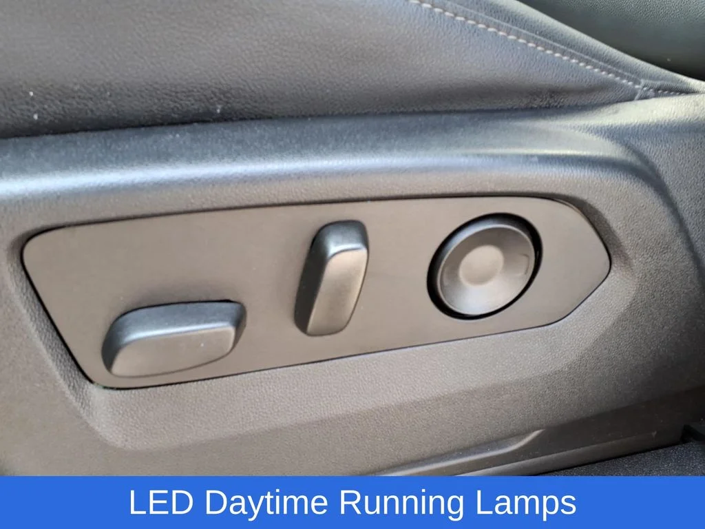 Used 2022 Gray Chevrolet Z71 image 27