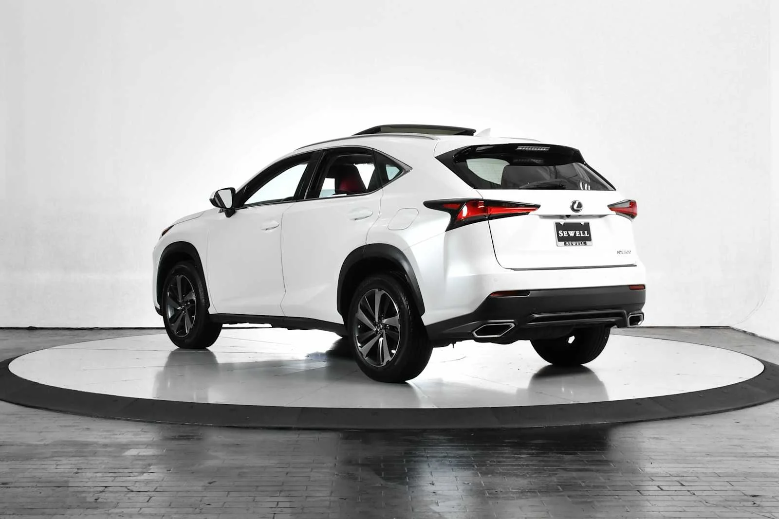 Used 2020 Eminent White Pearl Lexus  image 4