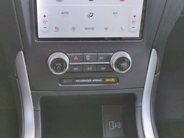 Used 2024 Blue Ford SEL image 23