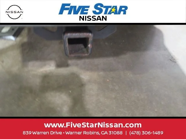 Used 2010 White Nissan SE image 10