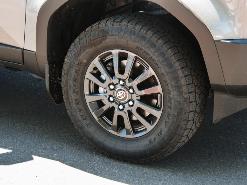 Used 2025  Toyota  image 4