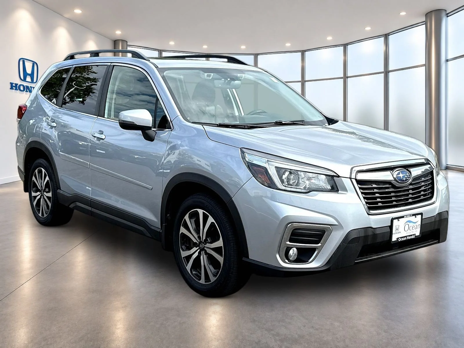 Used 2020 Ice Silver Metallic Subaru Limited image 3