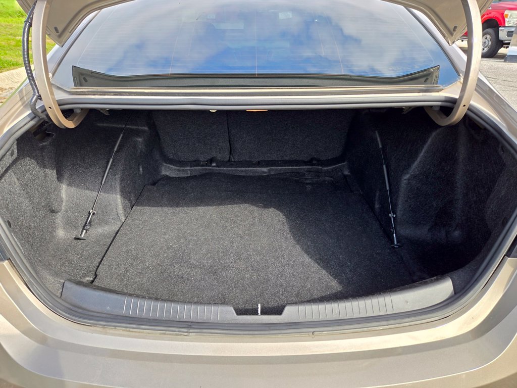 Used 2022 Gray Chevrolet LT image 27