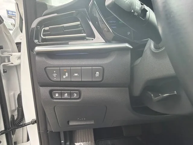 Used 2022 Snow White Pearl Kia EX image 24