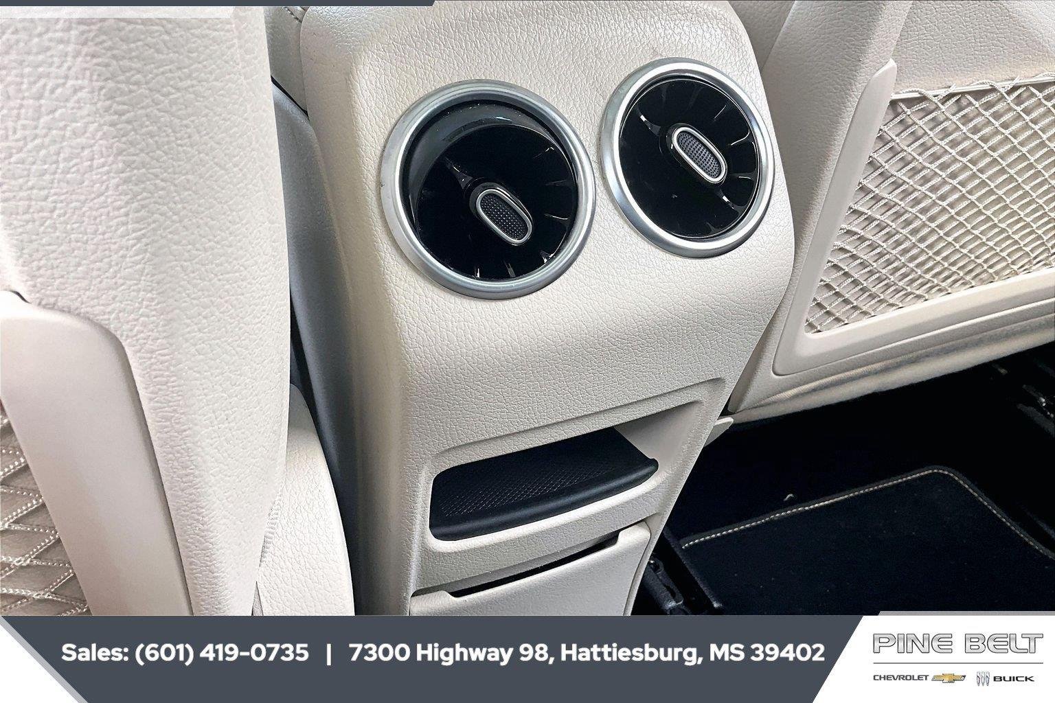 Used 2023 White Mercedes-Benz GLB 250 image 25