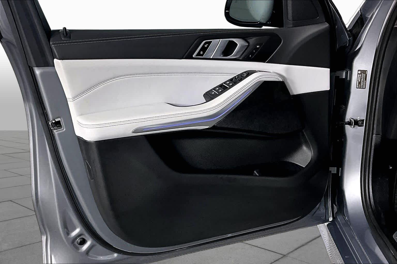 Used 2024 Skyscraper Grey Metallic BMW xDrive40i image 20