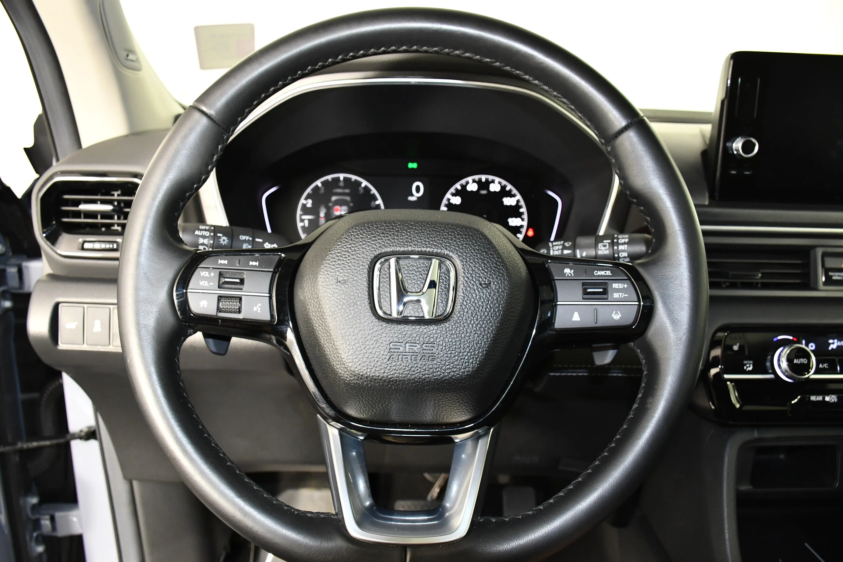 Certified Used 2025 Sonic Gray Pearl Honda Touring image 19