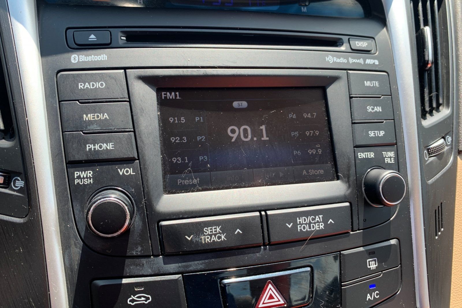 Used 2014 Black Hyundai GLS image 20