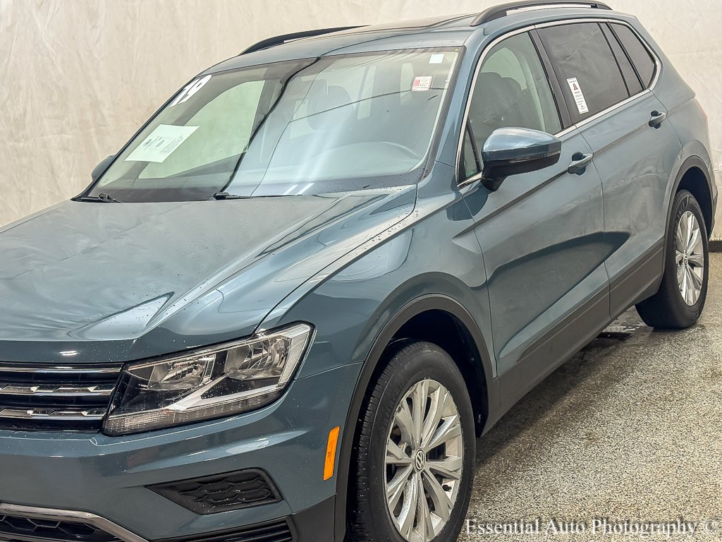 Certified Used 2019 Blue Metallic Volkswagen 2.0T SE image 4