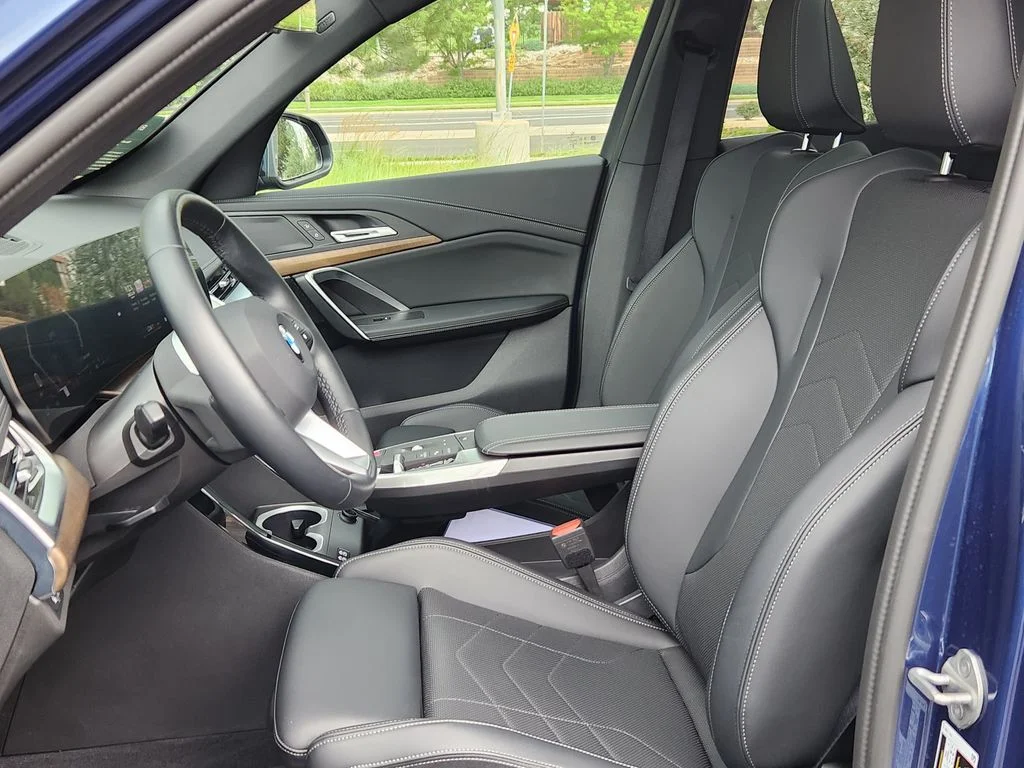 2025 BMW X1 28i - Photo 8