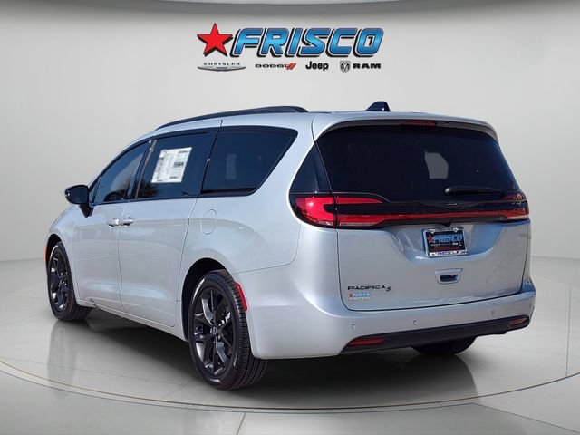 New 2026 Silver Mist Clear-Coat Exterior Paint Chrysler Select image 5