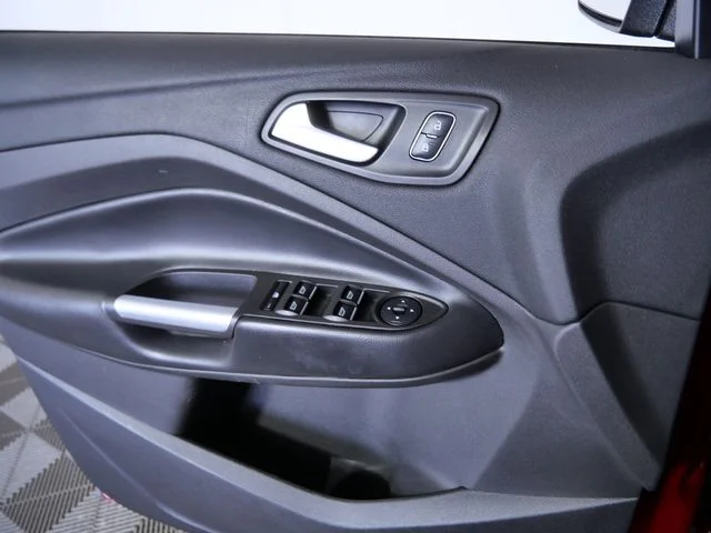 Used 2019 Red Ford SE image 26