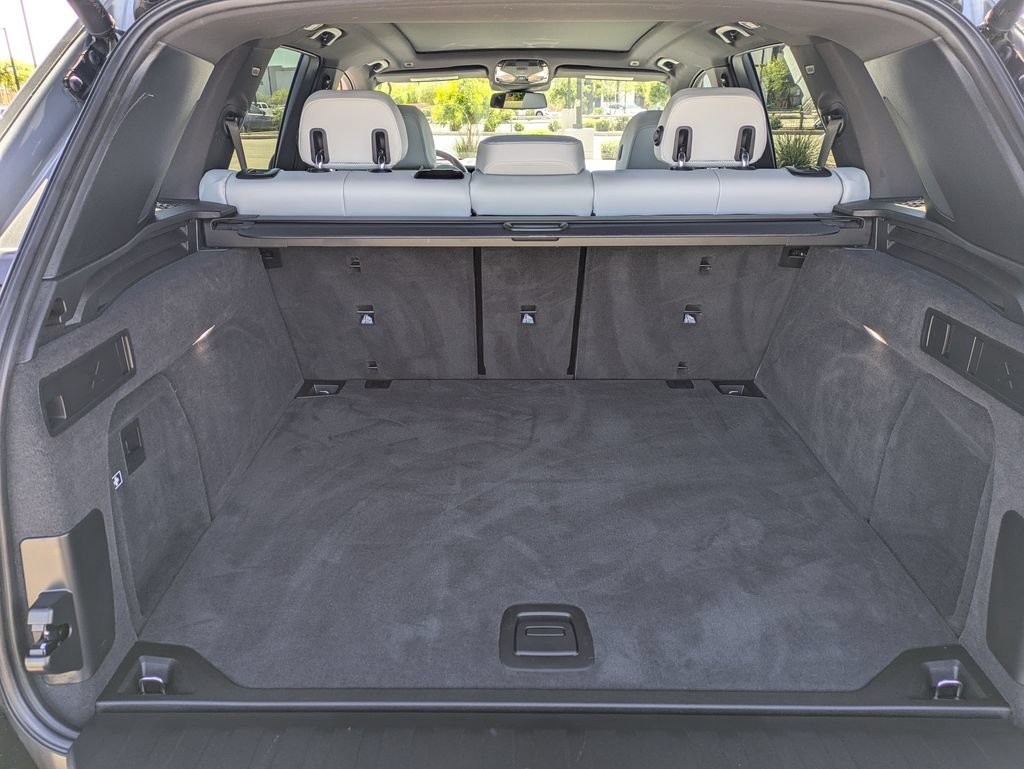 Used 2024 Skyscraper Grey Metallic BMW sDrive40i image 11