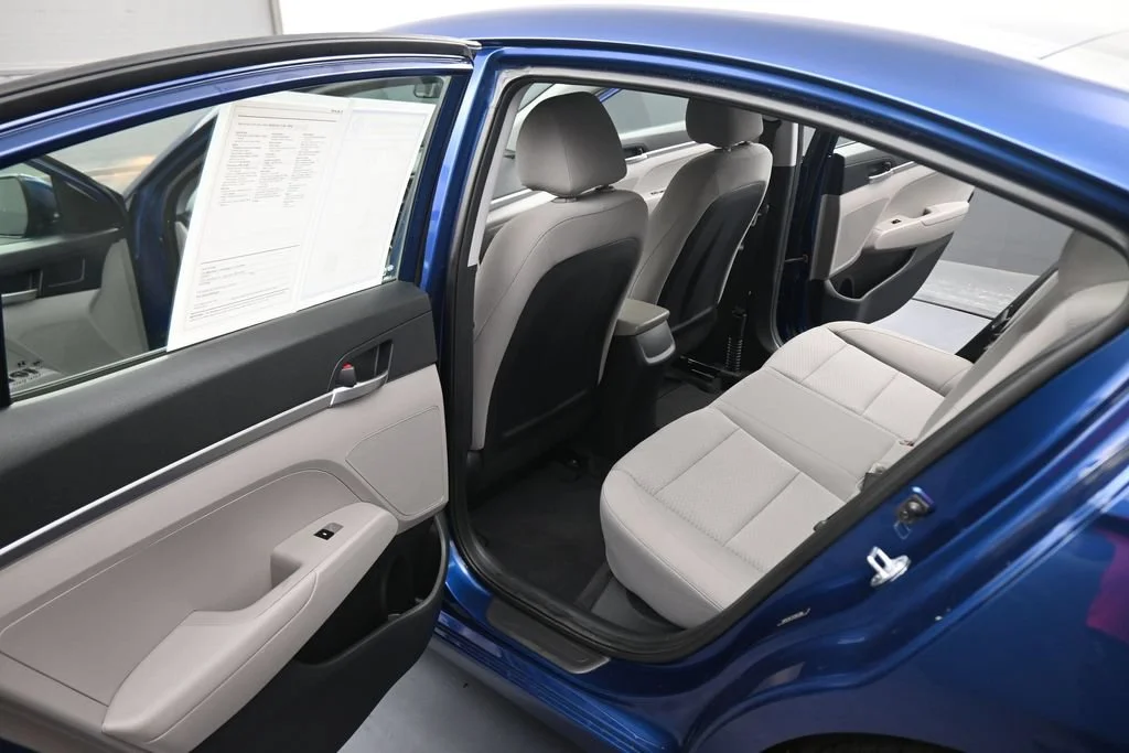 Used 2020 Blue Hyundai SE image 41