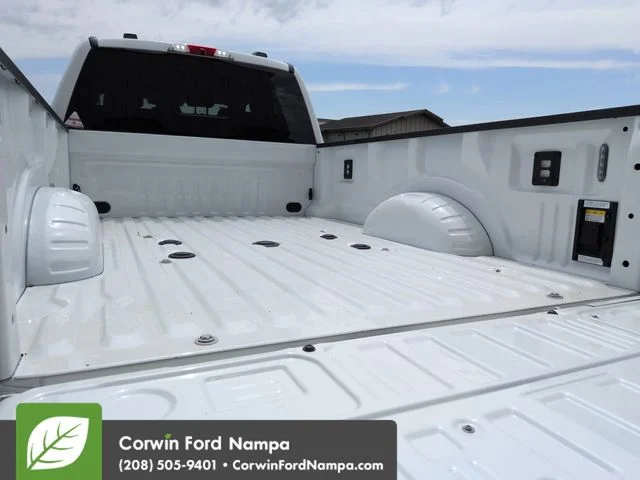 New 2026 White Metallic Ford Lariat image 28