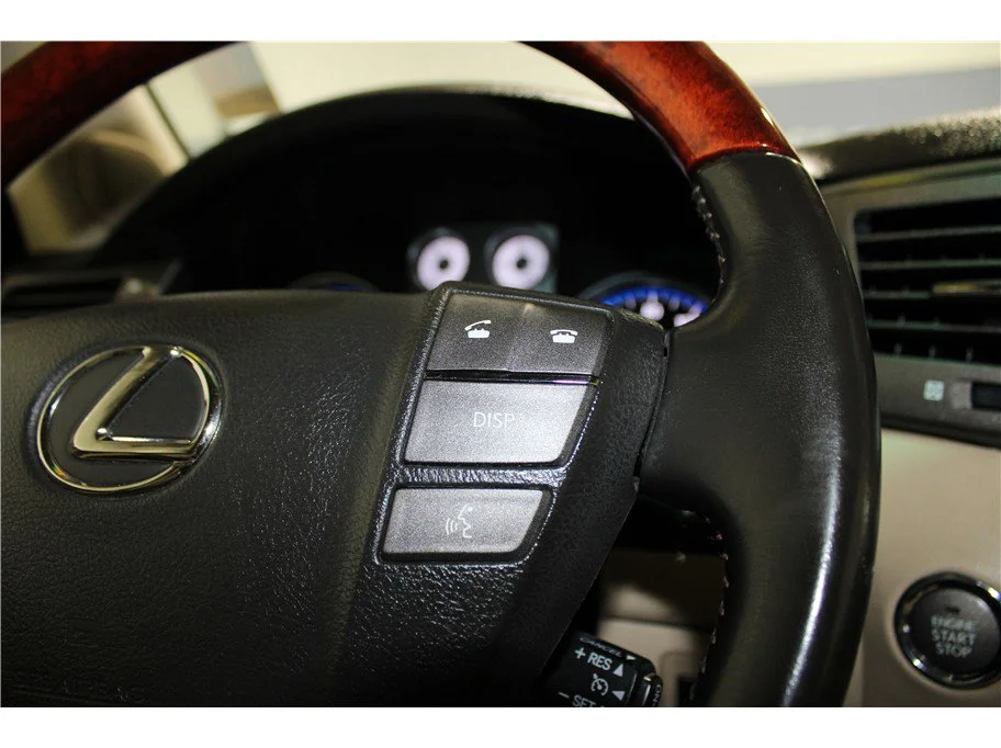 2011 Lexus LX 570 - Photo 33