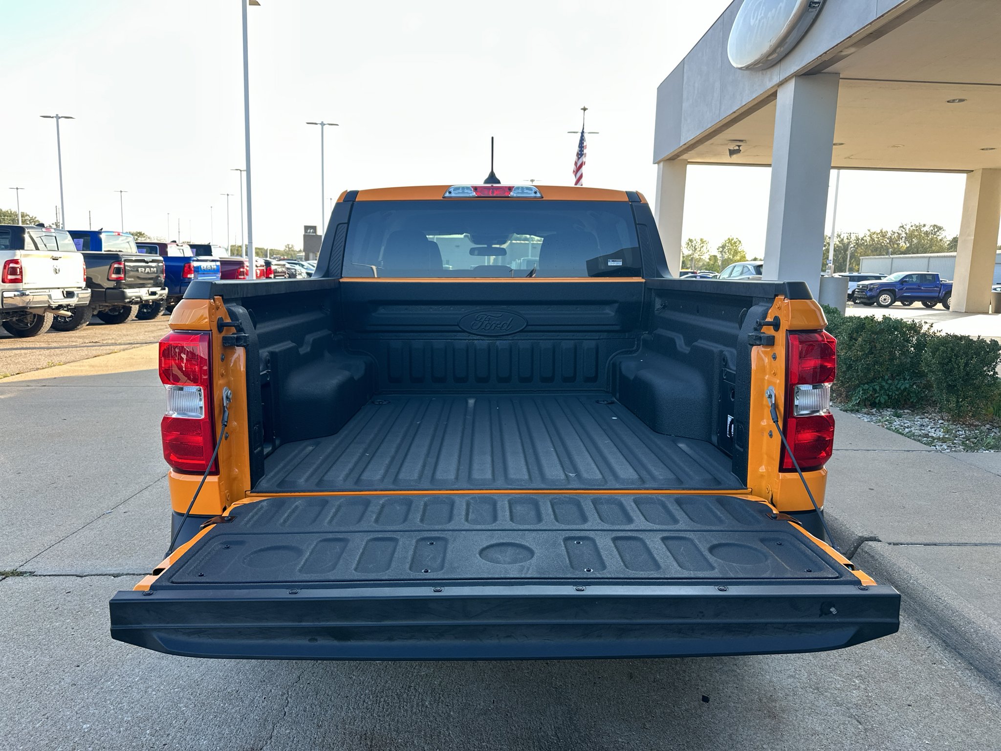 New 2026 Orange Fury Metallic Tri-Coat Ford XLT image 7