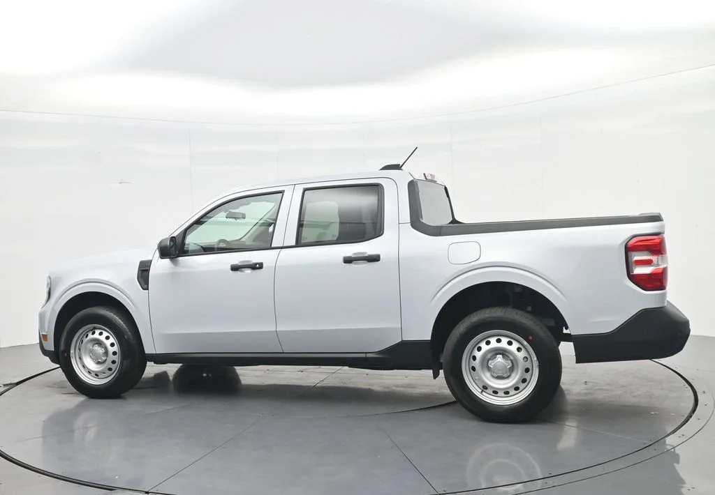 New 2026 Space White Metallic Ford XL image 10