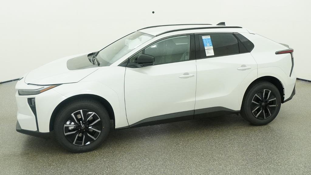 New 2026 Wind Chill Pearl Toyota XLE image 35