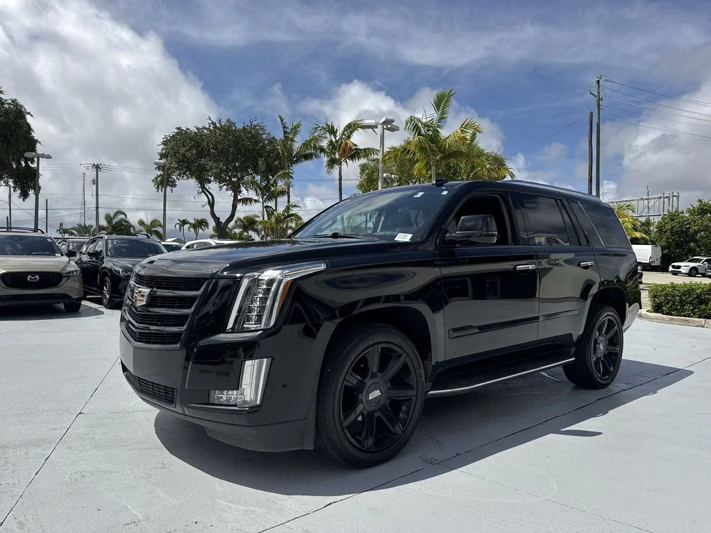 Used 2020 Black Raven Cadillac Luxury image 28