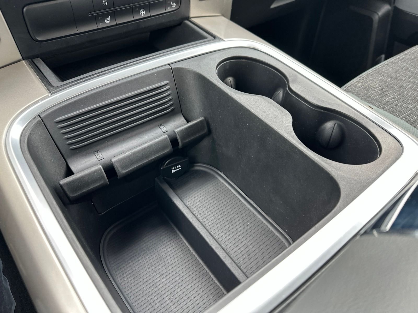 Used 2017 Silver Ram Big Horn image 68