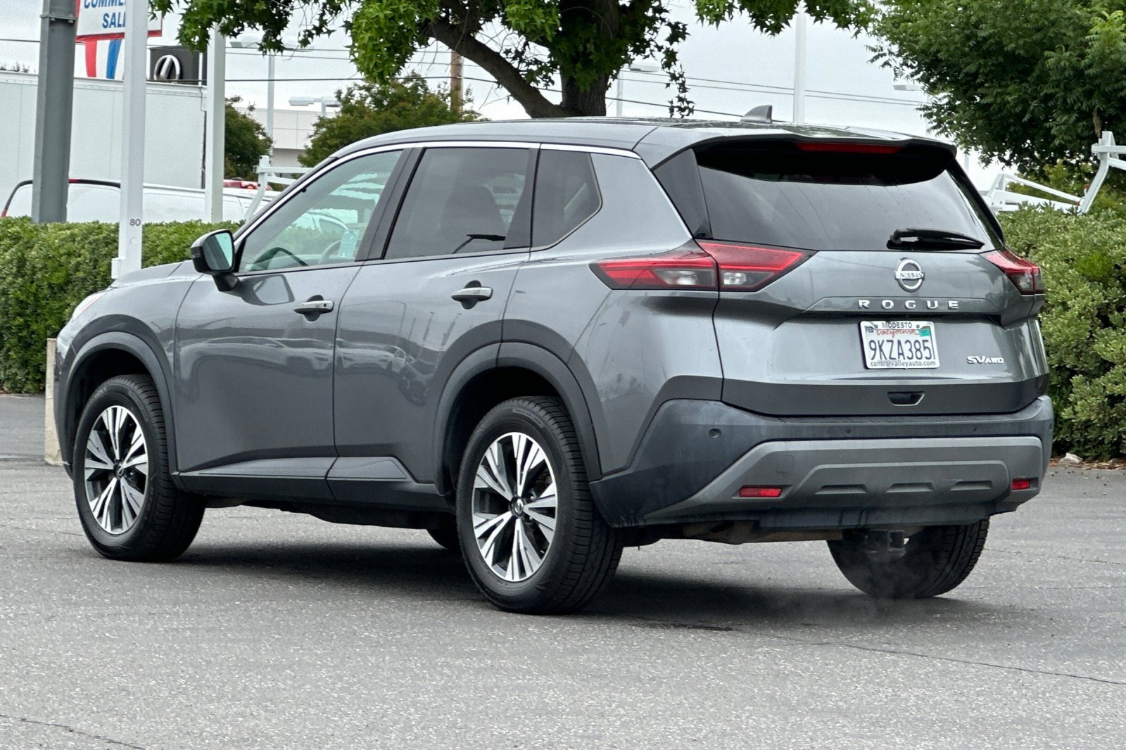 Used 2021 Gun Metallic Nissan SV image 6
