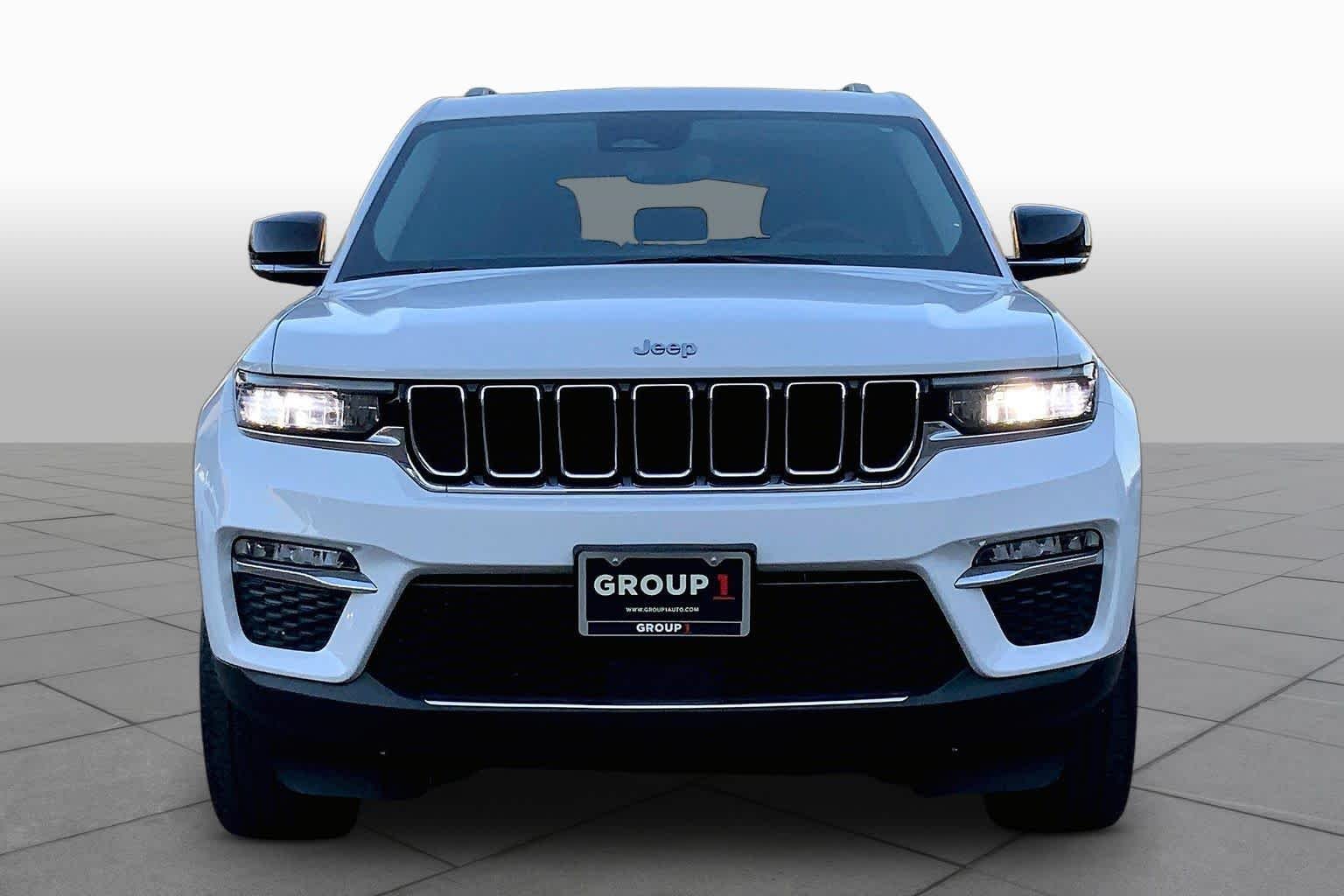 Used 2022 Bright White Clearcoat Jeep  image 3
