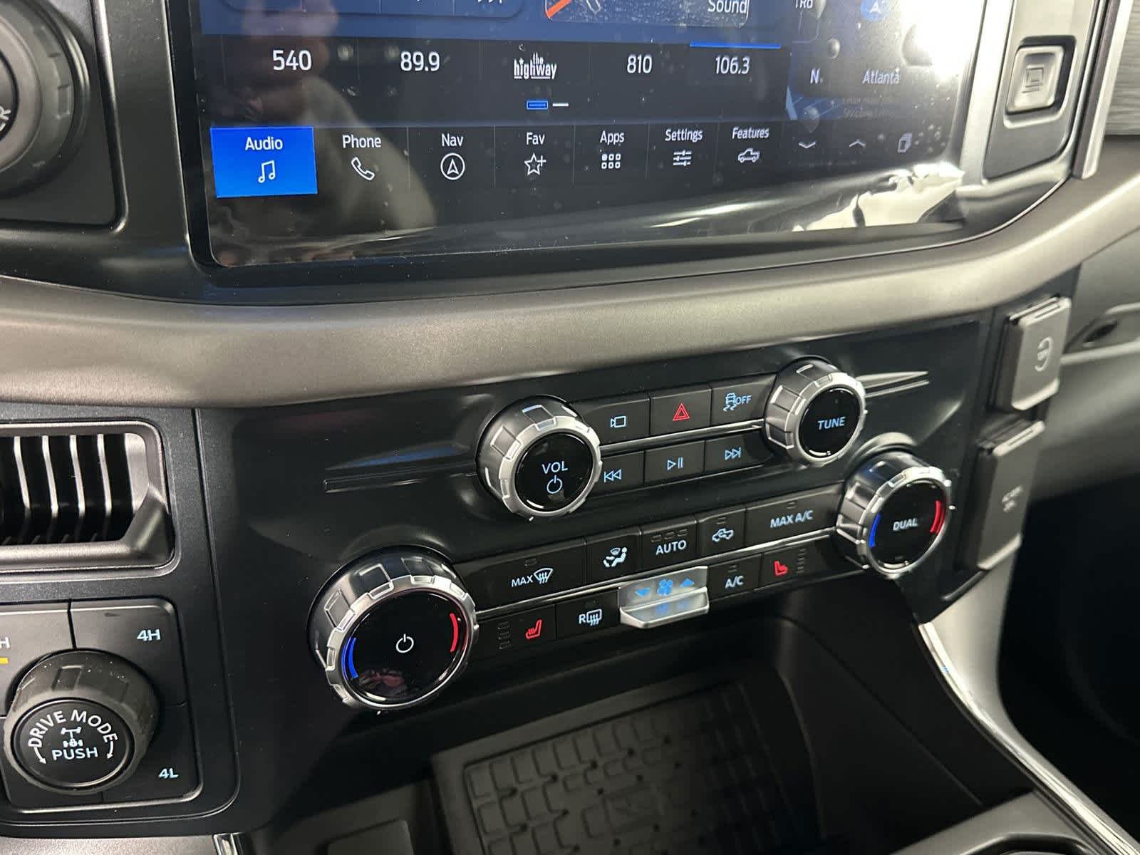 2025 Ford F-150 XLT - Photo 25