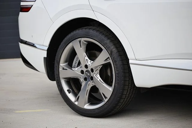 Used 2023 Uyuni White Genesis 3.5T Prestige image 6