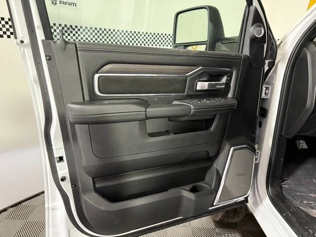 New 2026 Bright White Clear-Coat Exterior Paint RAM LARAMIE image 17