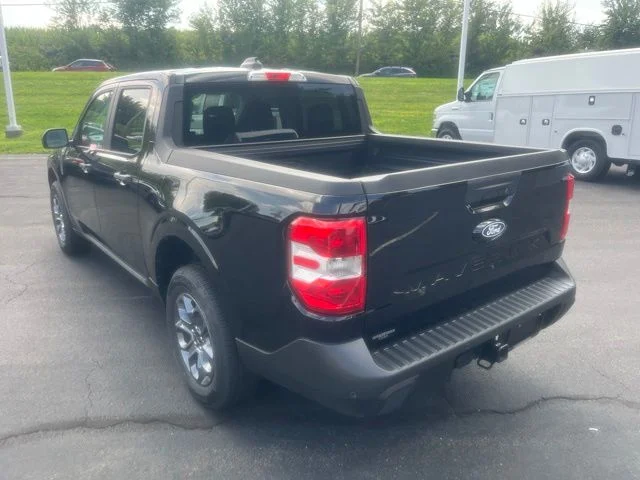 New 2026 Shadow Black Ford XLT image 7